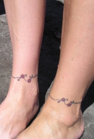 情侣脚部小清新花朵纹身图案