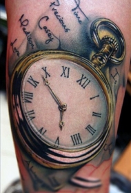 非常逼真的金色怀表与字母手臂纹身图案