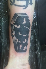 手腕简单的恐怖黑色棺材纹身图案