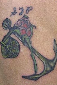 背部彩色水手战士纪念纹身