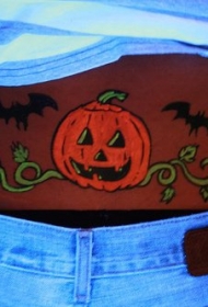 万圣节灯笼与蝙蝠荧光纹身图案