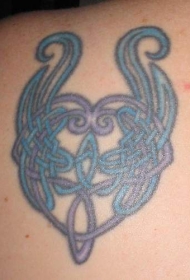 蓝色凯尔特爱心结纹身图案