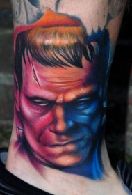 腿部彩色肖像怪物纹身图案