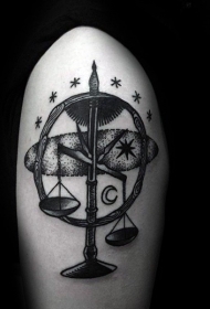 雕刻风格黑色天秤座与星星纹身图案