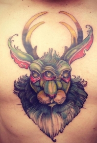 胸部彩色幻想半兔半鹿头部纹身图案