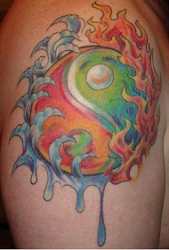彩绘阴阳八卦水与火纹身图案