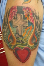 十字架墓碑翅膀和心形纹身图案