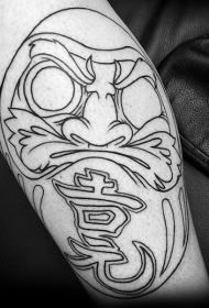 腿部简约风格的不倒翁纹身图案