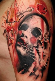 肩部彩色恐怖风格的女人肖像纹身图案