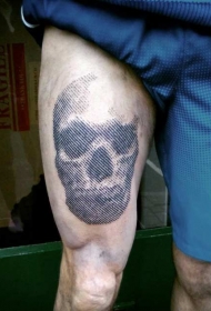 大腿黑色像素风格骷髅纹身图案