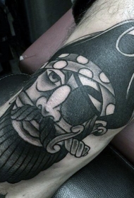 膝盖old school黑色海盗纹身图案