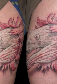 彩色北极熊与皮肤撕裂纹身图案