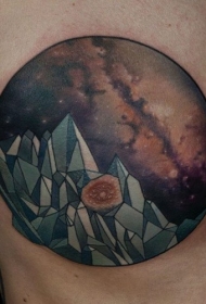 胸部圆形彩色插图式太空山脉纹身图案