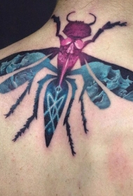 背部创意彩色大型昆虫程结合骷髅纹身图案