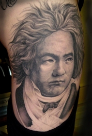 肩部灰色雕刻风格中世纪男子肖像纹身