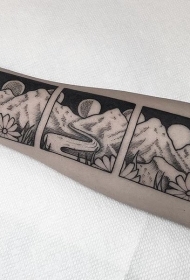 手臂简单的卡通夜晚风景纹身图案