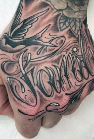 手背令人印象深刻燕子英文家庭纹身图案