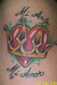 英文字母红色心形皇冠纹身图案