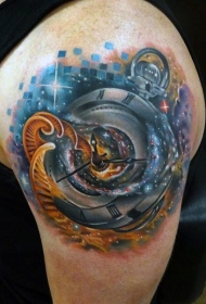 手臂闪亮的彩色美丽星空时钟纹身图案