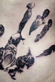 黑色各种形状纹身的怪物纹身图案