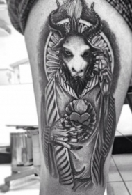 大腿神秘的黑白恶魔山羊纹身图案