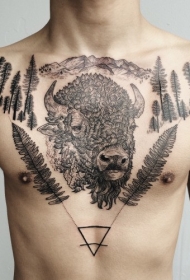 胸部黑色野牛和森林三角形纹身图案