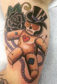 可爱的五彩绅士巫毒娃娃与黑玫瑰纹身图案