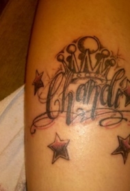 四颗星星和漂亮的皇冠纹身图案