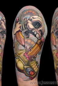 肩部有趣设计的彩色骷髅和铅笔纹身图案