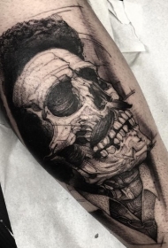 小臂黑色骷髅与胡子男纹身图案