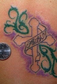 小十字架藤蔓纹身图案