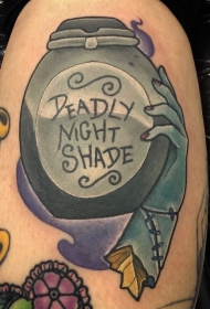肩部彩色僵尸手瓶纹身图案
