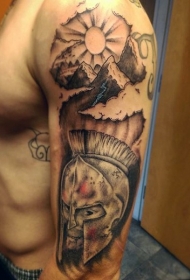 手臂彩色的斯巴达战士和山脉纹身图案