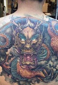 满背彩色的大龙个性纹身图案