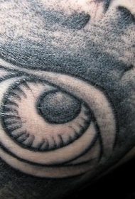 黑色的逼真纹身图案