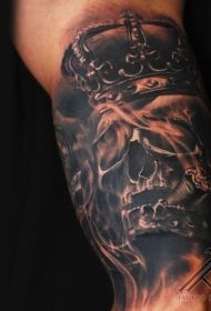 手臂棕色水洗烟王骷髅纹身图案
