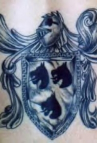 黑色盾牌徽章纹身图案