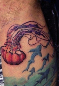 五颜六色的水母与鲨鱼纹身图案