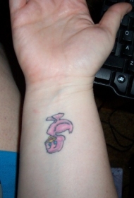 内腕粉红卡通丑小鸭纹身图案