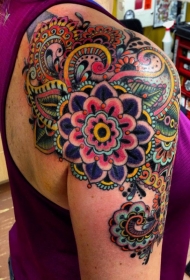 彩色肩部纹身装饰风格花朵纹身图案