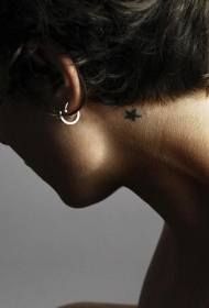 脖子黑色小星星纹身图案