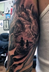 梦幻般的黑白心脏与儿童背影手臂纹身图案