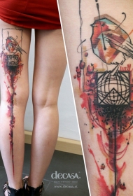 腿部大型彩色鸟和地球纹身图案