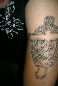 十字架字母纪念性纹身图案