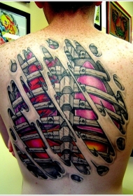 背部彩绘骨骼与皮肤撕裂纹身图案