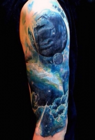 肩部彩色神秘空间纹身图案