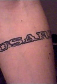 手臂黑色美国陆军字母纹身图案