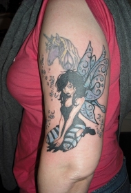 大臂时尚的精灵和独角兽纹身图案