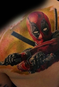 背部逼真的彩色手枪和死侍纹身图案