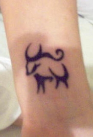 金牛座图腾手腕纹身图案